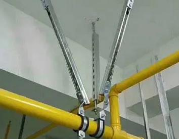 闸阀支撑架的质量要求。价格决定了阿克苏抗震支撑框架的质量。